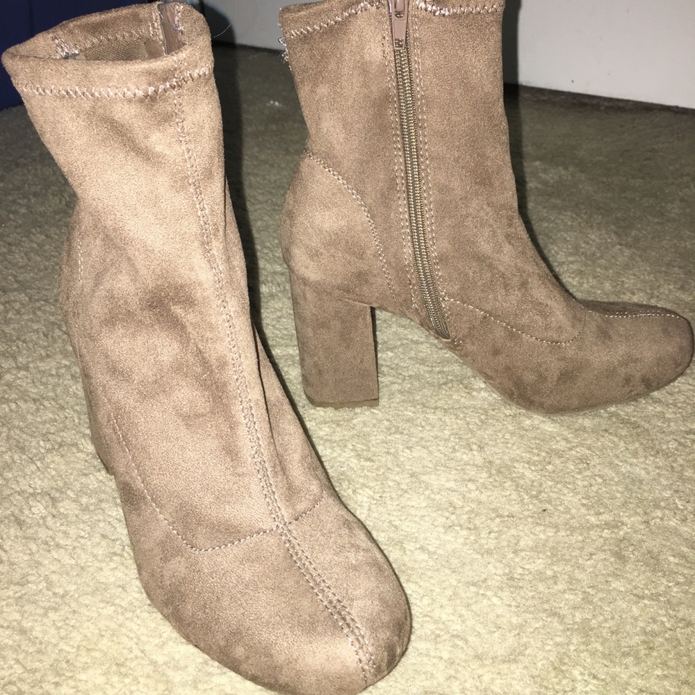 Heeled boots